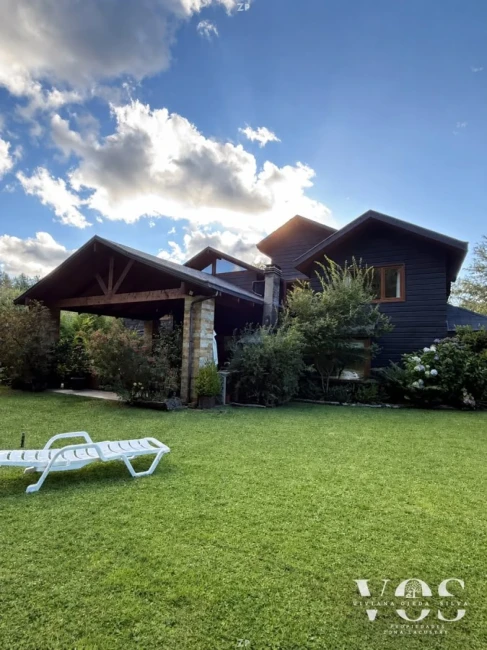Venta casa de alto estándar entre Villarrica y Pucón