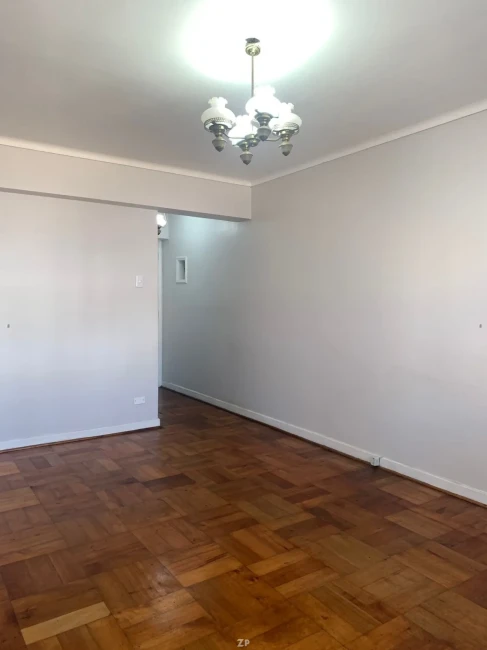 Departamento en Venta en Avenida Brasil | 3 Dormitorios, 2 Baños, Centro