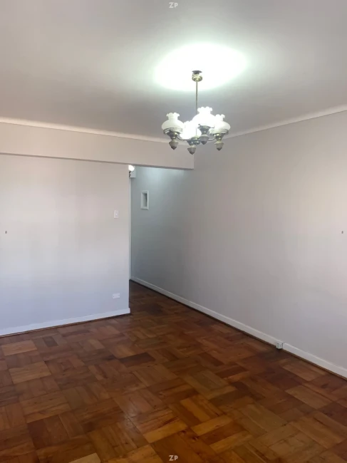 Departamento en Venta en Avenida Brasil | 3 Dormitorios, 2 Baños, Centro