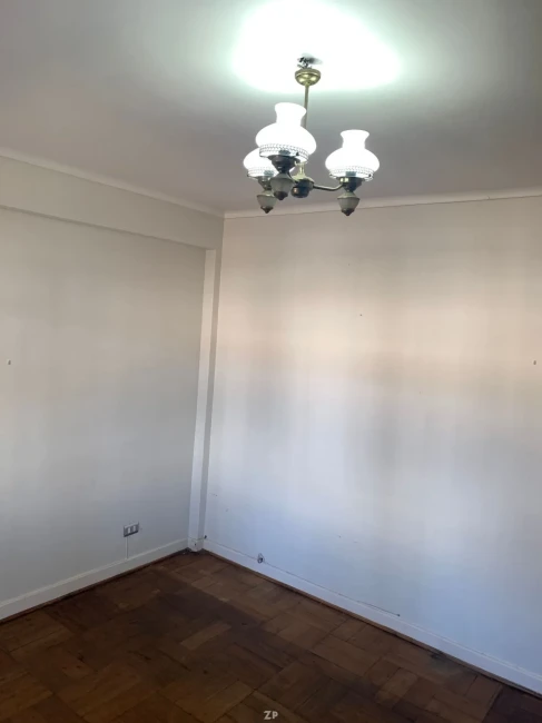 Departamento en Venta en Avenida Brasil | 3 Dormitorios, 2 Baños, Centro