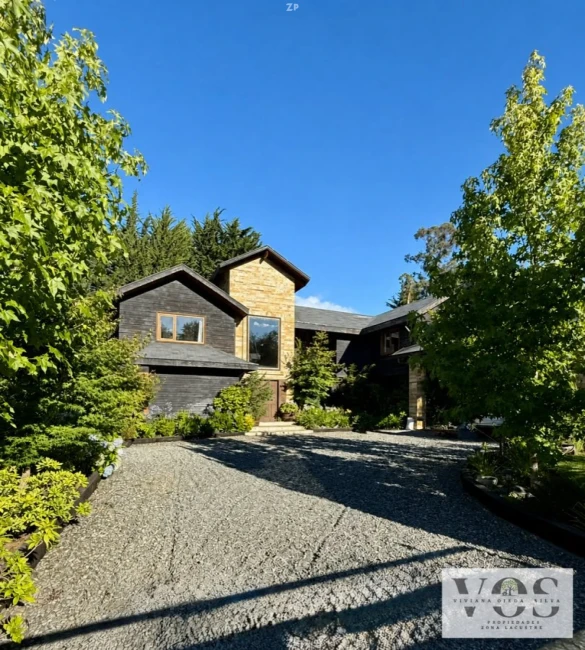 Venta casa de alto estándar entre Villarrica y Pucón