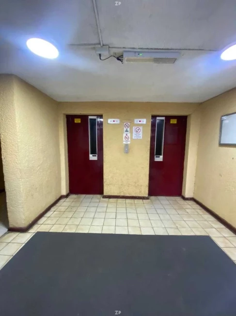 Departamento en Venta en Centro de Valparaíso | 2 Dormitorios, Estacionamiento