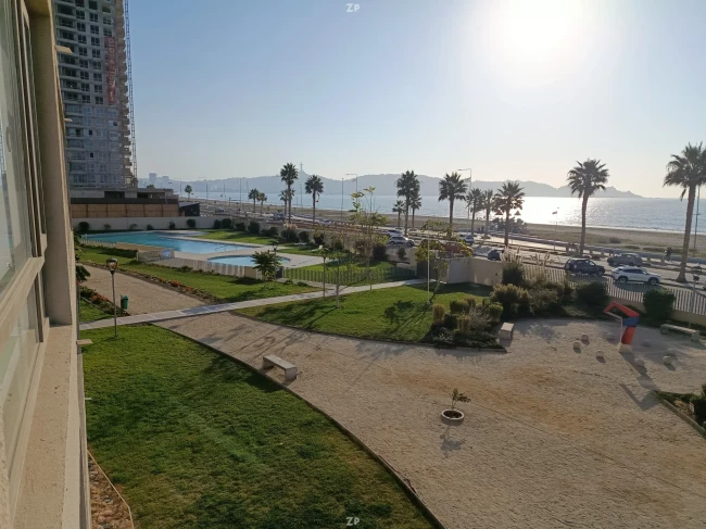 Departamento frente al mar con bodega y estacionamiento