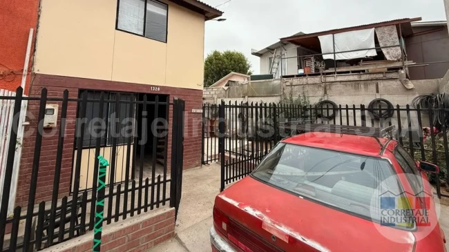Venta de casa de 2 dormitorios con amplio patio en Tierras Blancas, Coquimbo