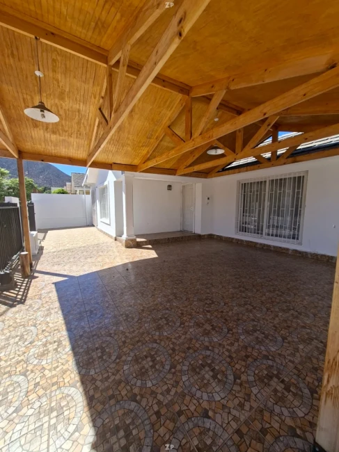 Casa con Buena Ubicación Sector Oriente la Serena
