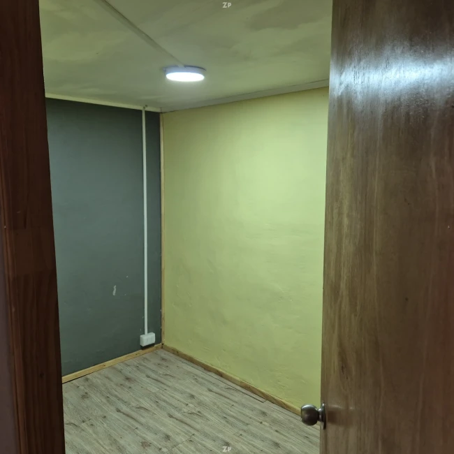 ARRIENDO CASA INTERIOR INDEPENDIENTE CON ESTACIONAMIENTOCERRO NAVIA