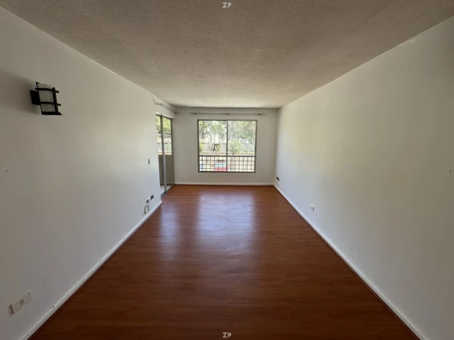 Departamento en Venta en La Florida | 2 Dormitorios, Piscina y Estacionamiento