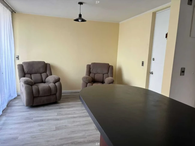 Departamento en Venta en La Florida | 2 Dormitorios, Balcón y Piscina