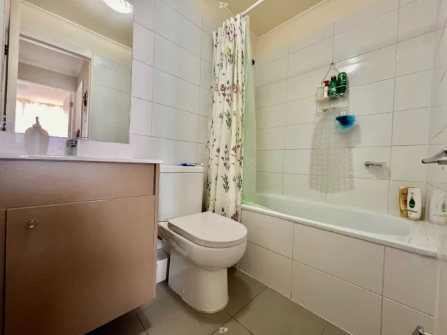 Departamento en Venta en La Florida | 2 Dormitorios, 1 Baño y Estacionamiento