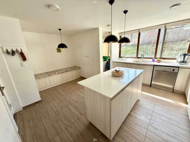 Departamento en Venta en Alto Macul | 3 Dormitorios, 2 Baños, 2 Estacionamientos