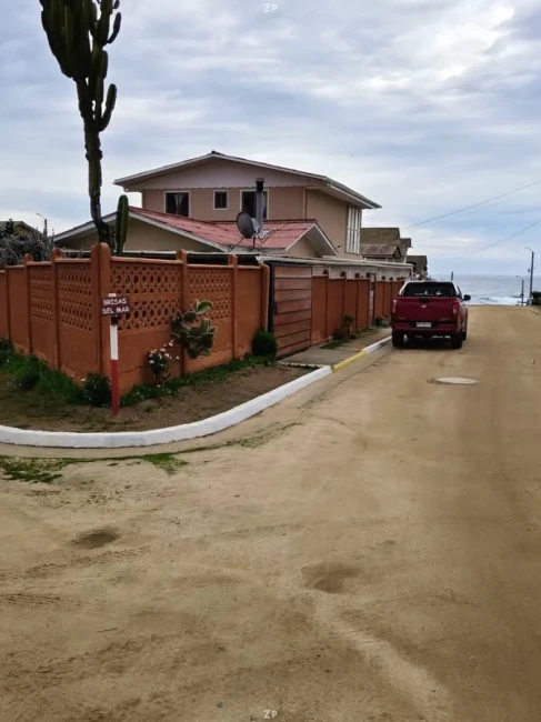 SE VENDE HERMOSA PROPIEDAD A PASOS DEL MAR