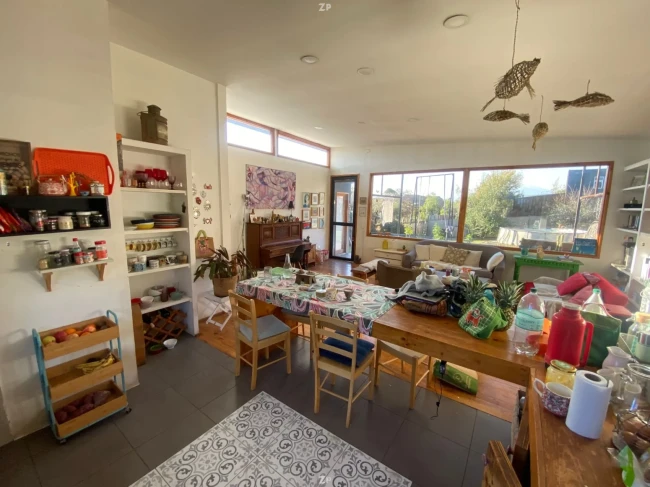 Casa de 2 pisos (160m2), sitio de 800m2, Comunidad Ecologica de Peñalolen
