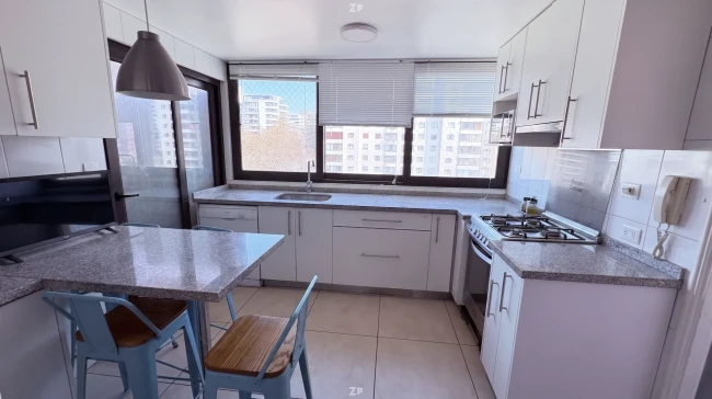 Hermoso Departamento, Amplios Espacios y Gran Luminosidad en Las Condes