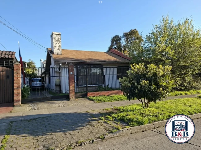 Vende Amplia Casa y Extenso Terreno a Pasos del Centro, oportunidad comercial.