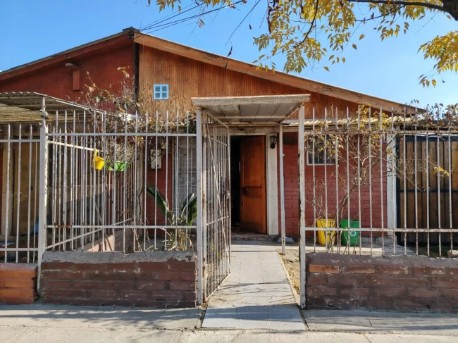 EN VENTA AMPLIA CASA LA PINTANA !!