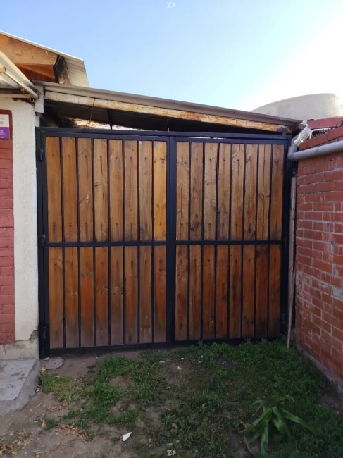 EN VENTA AMPLIA CASA LA PINTANA !!