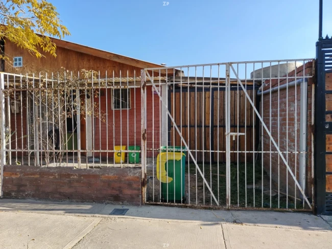 EN VENTA AMPLIA CASA LA PINTANA !!