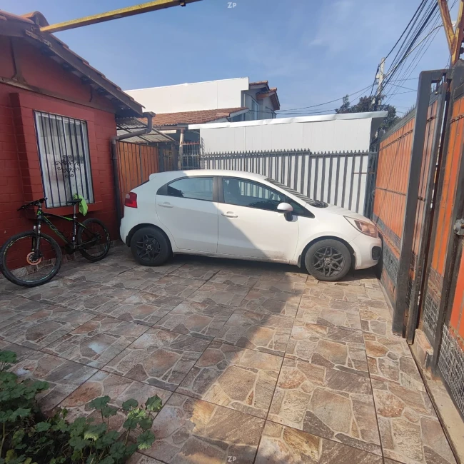 EN VENTA AMPLIA CASA EN RENCA 3H/1B/1E EN RENCA !!