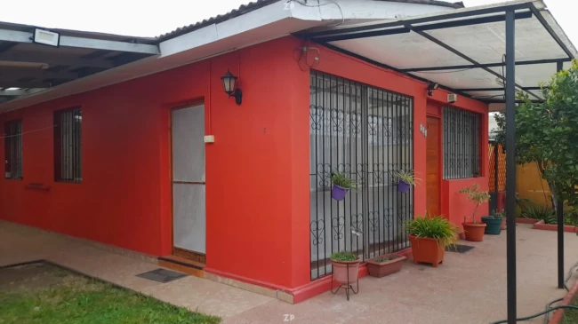 Se Vende Amplia y Acogedora Casa con Jardín y Estacionamientos