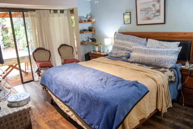 Casa 4D con piscina en Los Fresnos, Huechuraba · UF 12.500