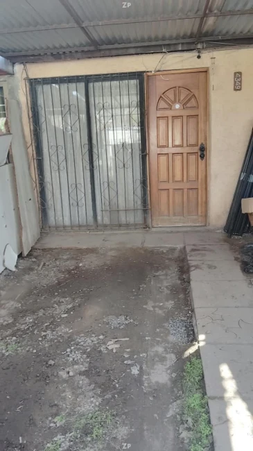 CASA DE DOS PISOS EN VENTA 