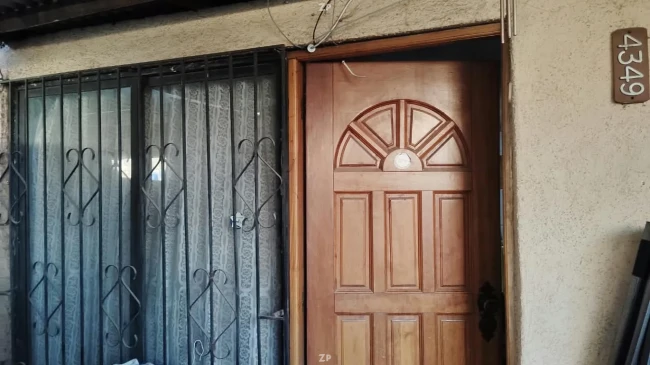 CASA DE DOS PISOS EN VENTA 