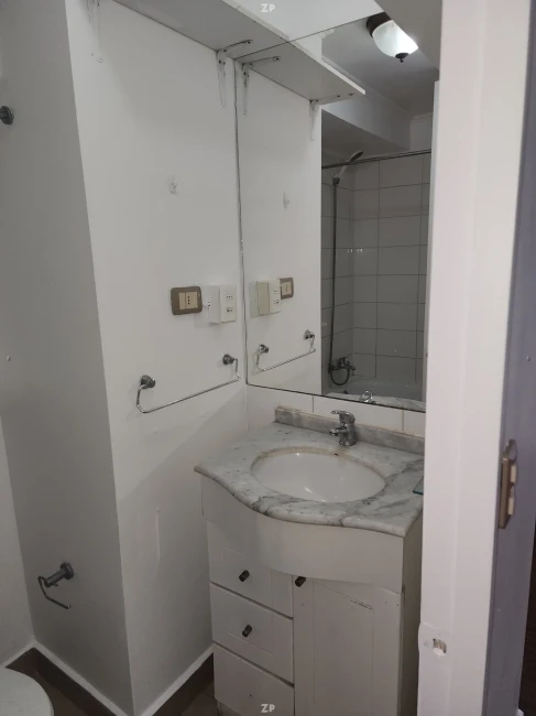 Arriendo departamento 2D/1B Independencia cerca metro Hospitales