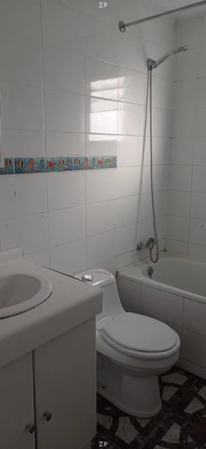 Se vende casa en el Condominio Los Almendros de La Calera