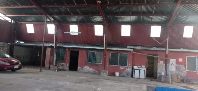 Venta de galpón con oficinas en La Calera