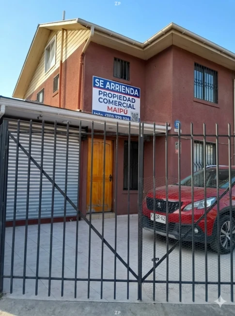 Casa habitación con Local Comercial Av Principal 