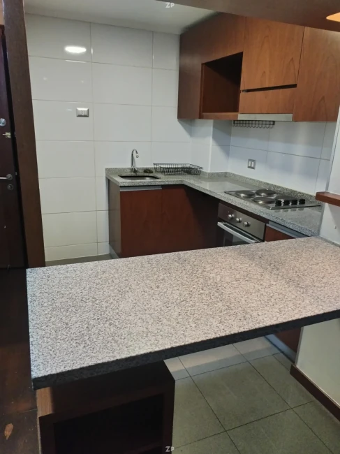 EN RENTA DEPTO./ 45 M2. / SANTIAGO CENTRO A PASOS DE METRO SANTA ANA