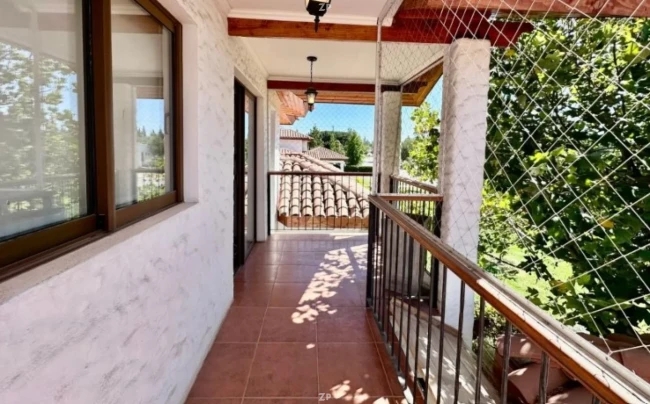 Casa con piscina y quincho en Condominio El Golf - Rinconada