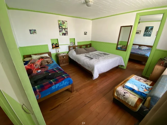 SE VENDE AMPLIA PROPIEDAD CON 2 CASAS – SAN ANTONIO