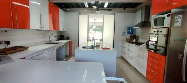 Casa Mediterránea en Parcelación Exclusiva – Isla de Maipo.