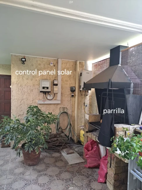 Linda Casa 2 pisos en condominio con piscina