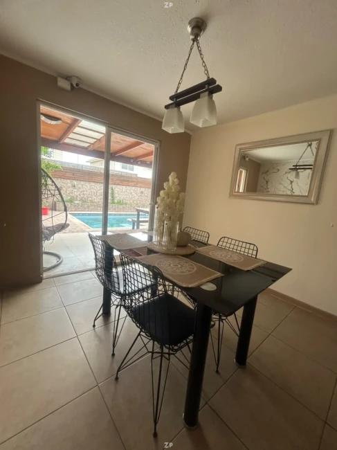 ¡Oportunidad en Valle Grande! Casa Impecable en Condominio Los Ríos (Santa María