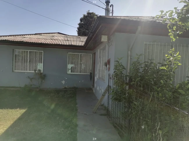 CASA CON LOCAL COMERCIAL EN MACHALÍ — $200.000.000
