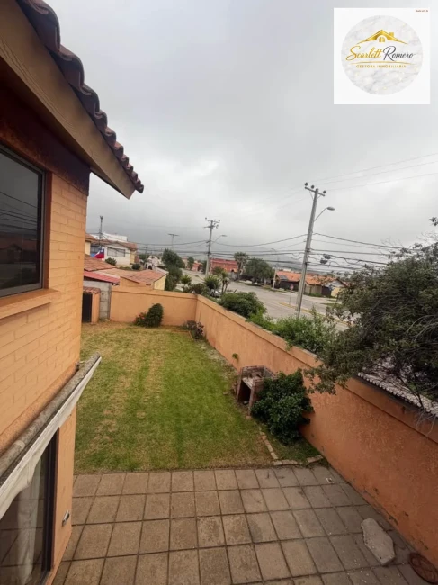 Casa esquina a pasos de suepermercado y aeropuerto