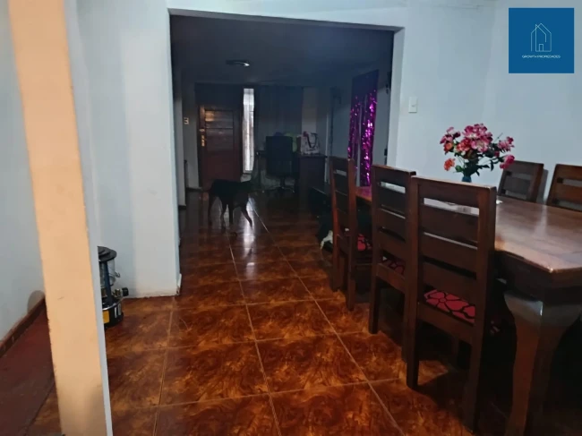 Venta amplia casa en La Granja !!