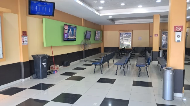 Local comercial en arriendo frente a Mall Arauco Maipú
