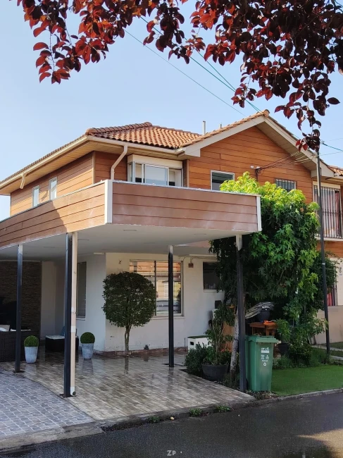 Venta excelente propiedad en microbarrio con piscina 