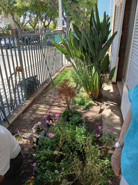 VENDE DUEÑO SIN COMISION CASA ESQUINA SÓLIDA 2 PISOS