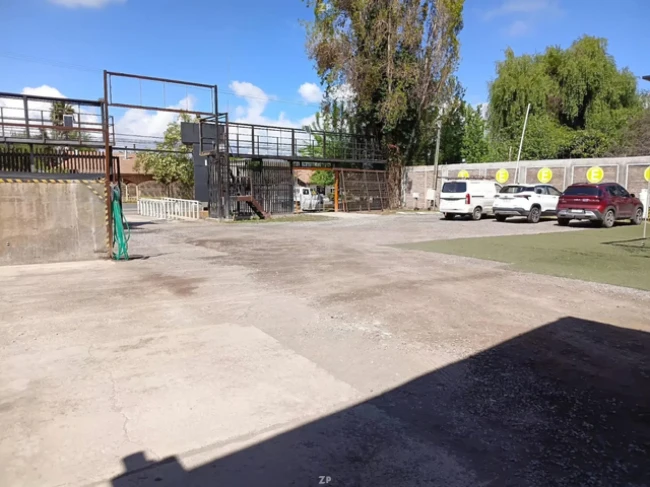 Venta Propiedad Comercial El Monte: ferretería, departamento