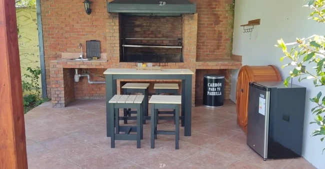 Venta casa amoblada en Playa Pingueral, Tomé: piscina, tinaja y quincho