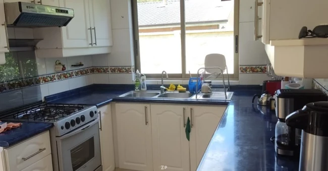 Venta casa amoblada en Playa Pingueral, Tomé: piscina, tinaja y quincho
