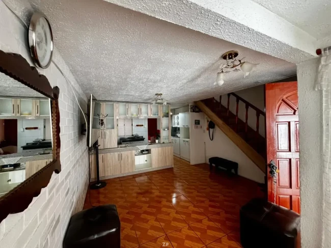 🏡 **SE VENDE CASA EN MAIPÚ**  Excelente oportunidad para vivir o invertir. Casa