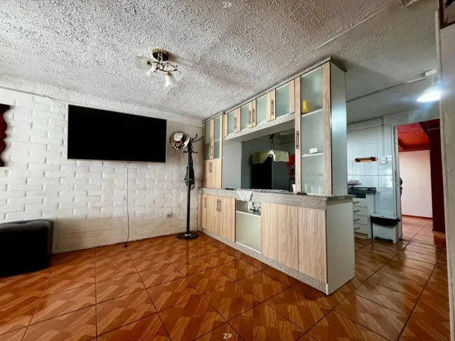 🏡 **SE VENDE CASA EN MAIPÚ**  Excelente oportunidad para vivir o invertir. Casa