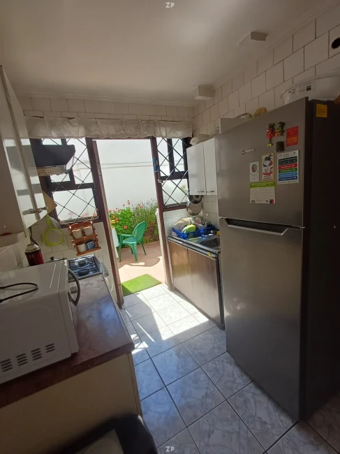 Casa Dos pisos excelente conectividad
