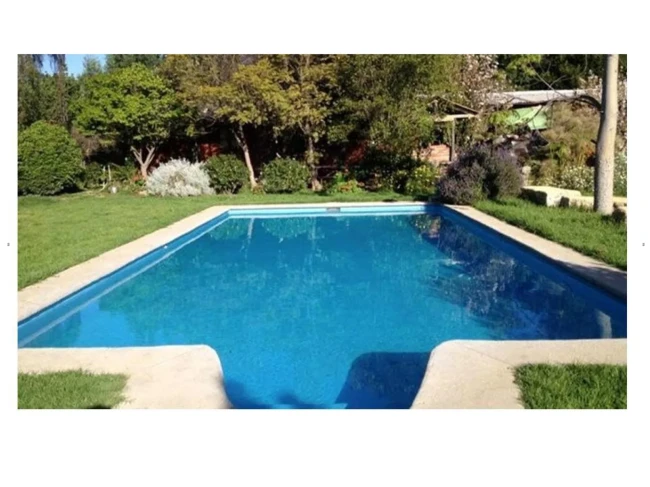 Casa con piscina, terreno 5.000 mt2 año corrido 