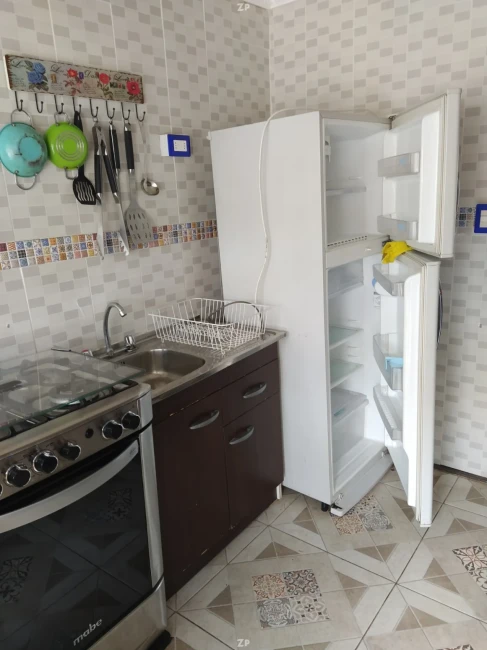 Casa en terreno esquina de 400 m² en pueblo La Laguna, Zapallar. A5 min de playa